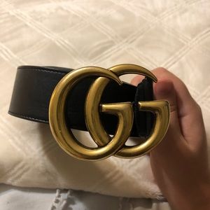 Gucci leather belt with double G buckle